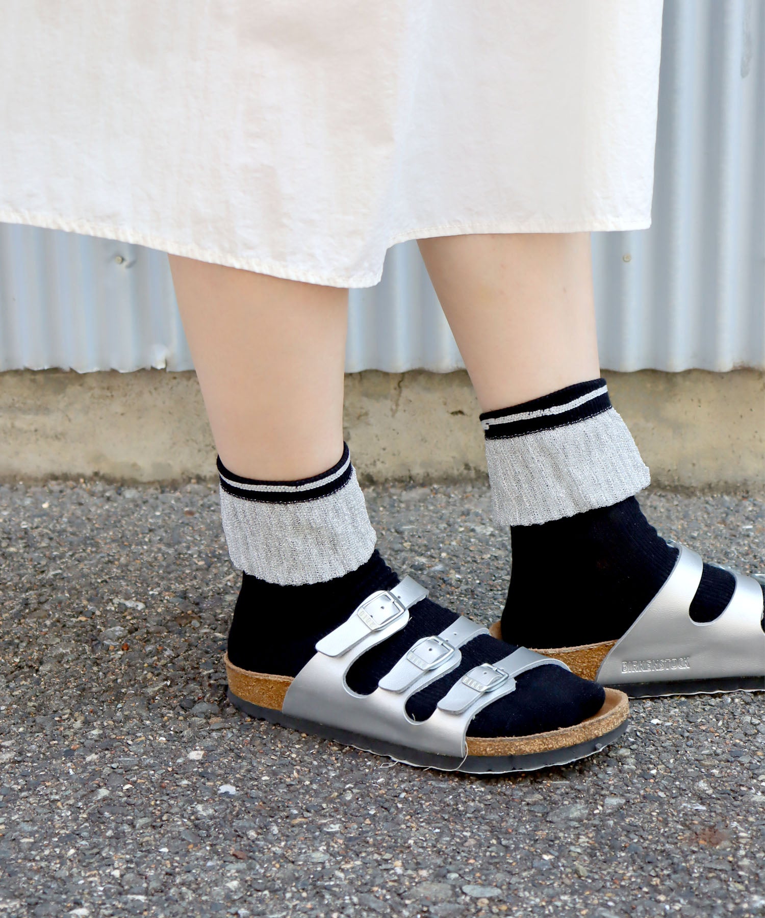 〈TIME SALE〉【2足組】シャイニーフリル ショートソックス