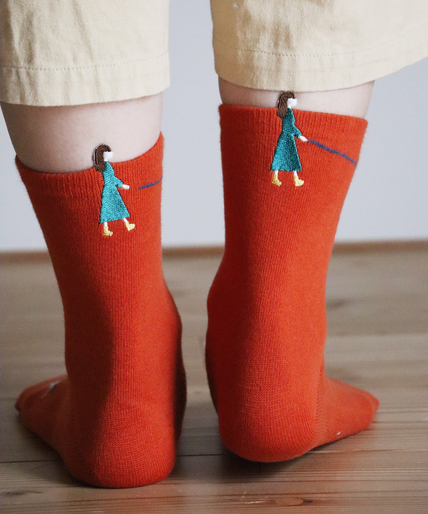 【2足セット】休日のひととき はみ出し刺繍 ショートソックス