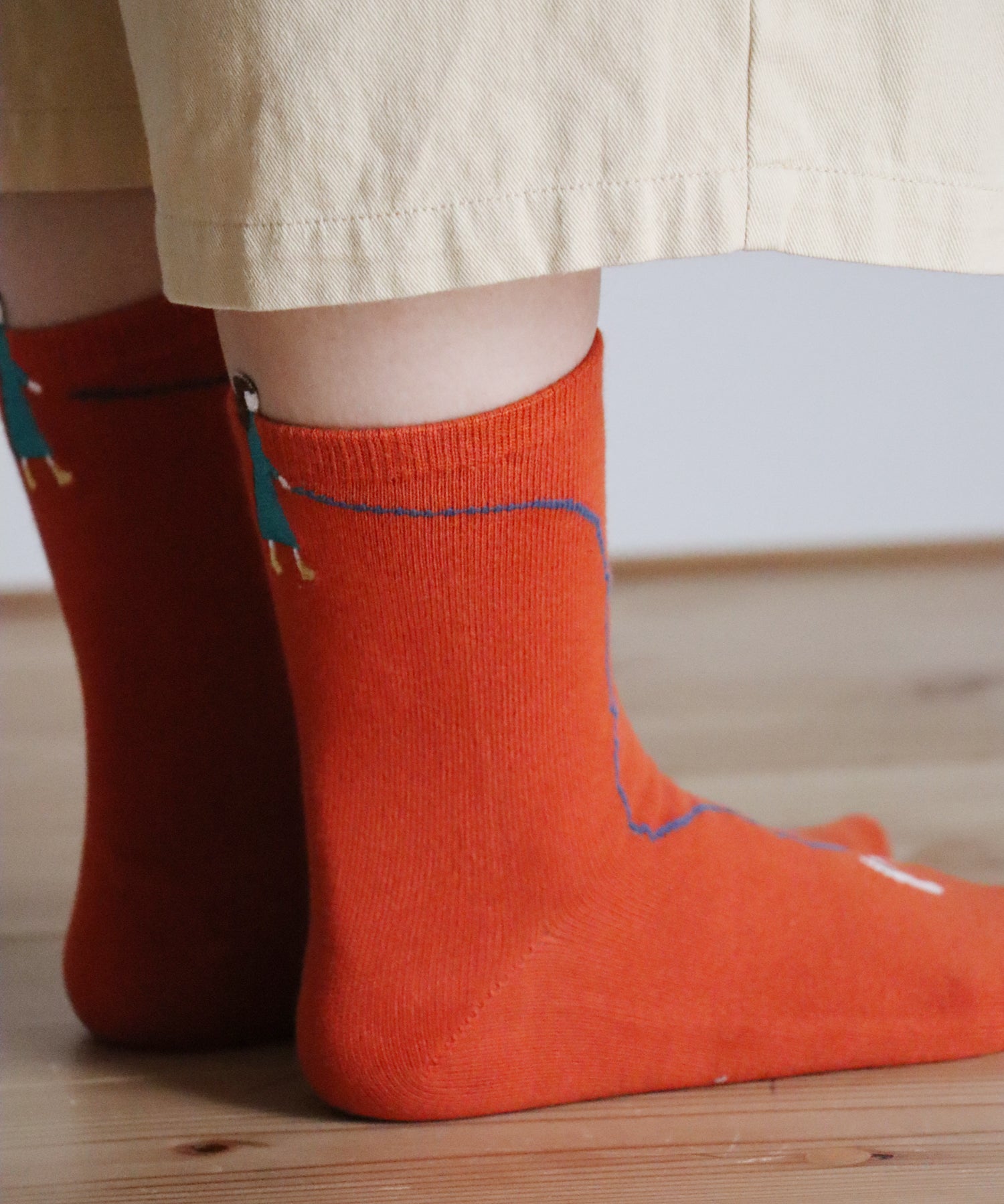 【2足セット】休日のひととき はみ出し刺繍 ショートソックス