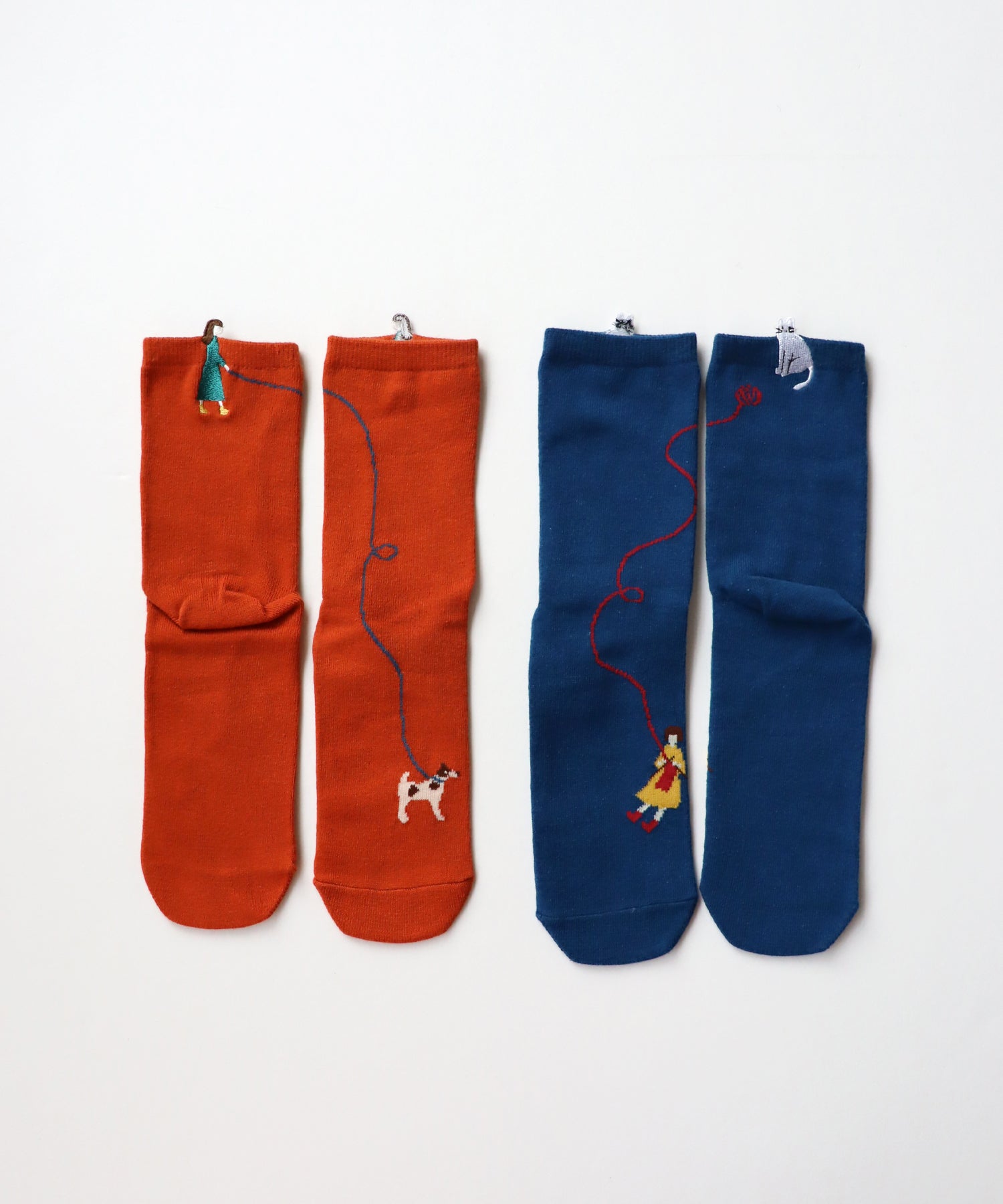 【2足セット】休日のひととき はみ出し刺繍 ショートソックス