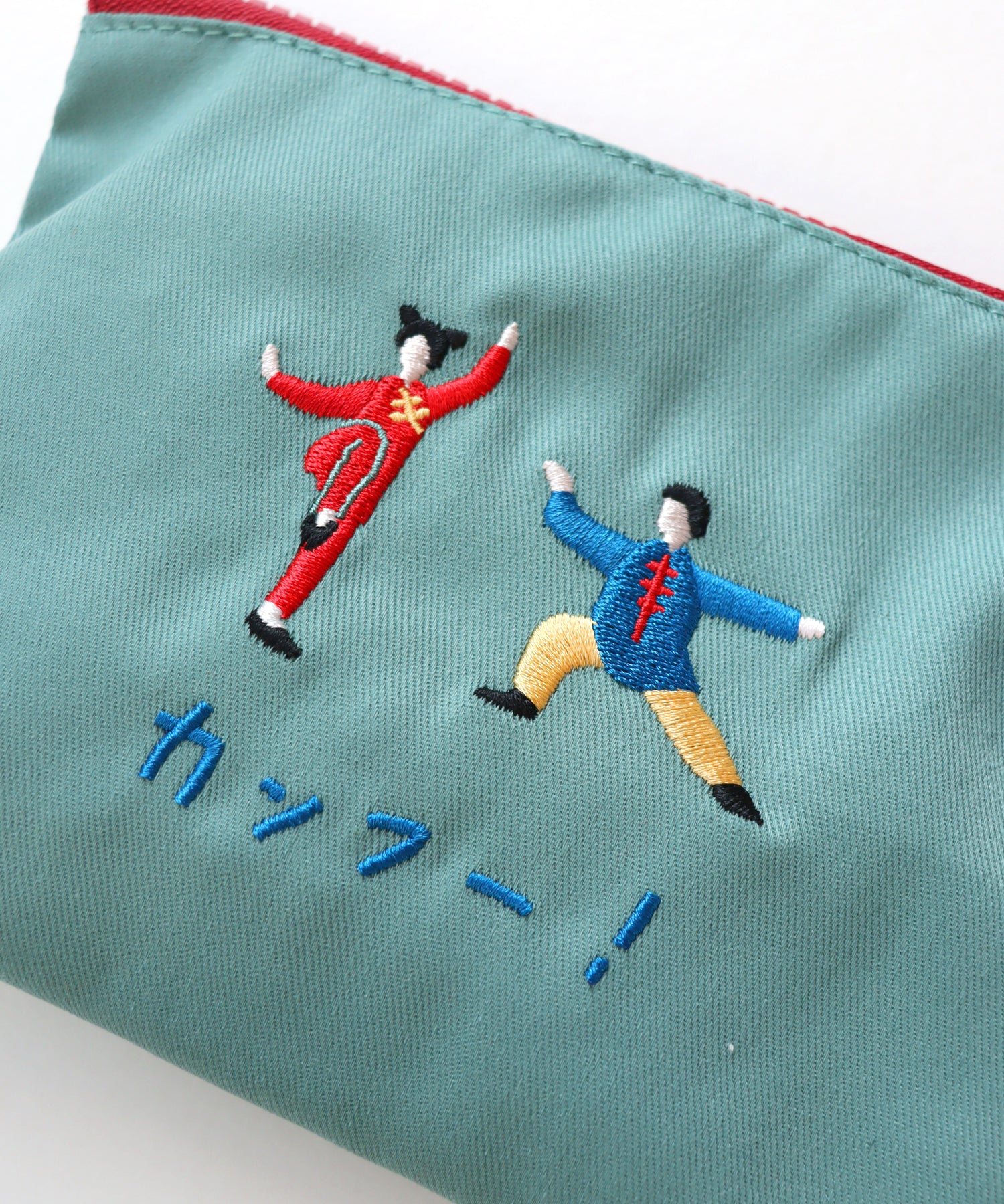★予約アイテム10％OFF★ コミカル刺繍 ポーチ