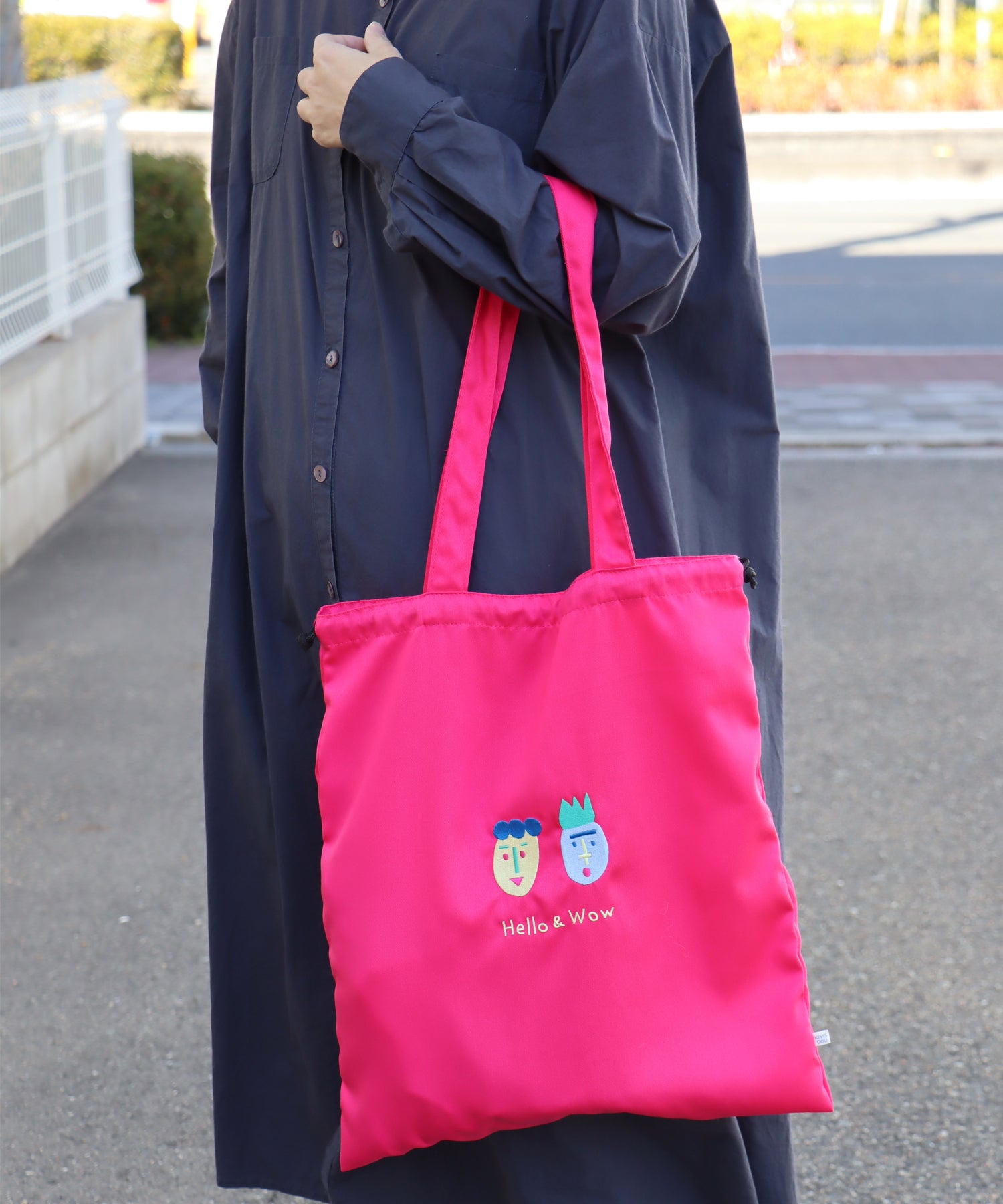 ★予約アイテム10％OFF★ コミカル刺繍 巾着バッグ