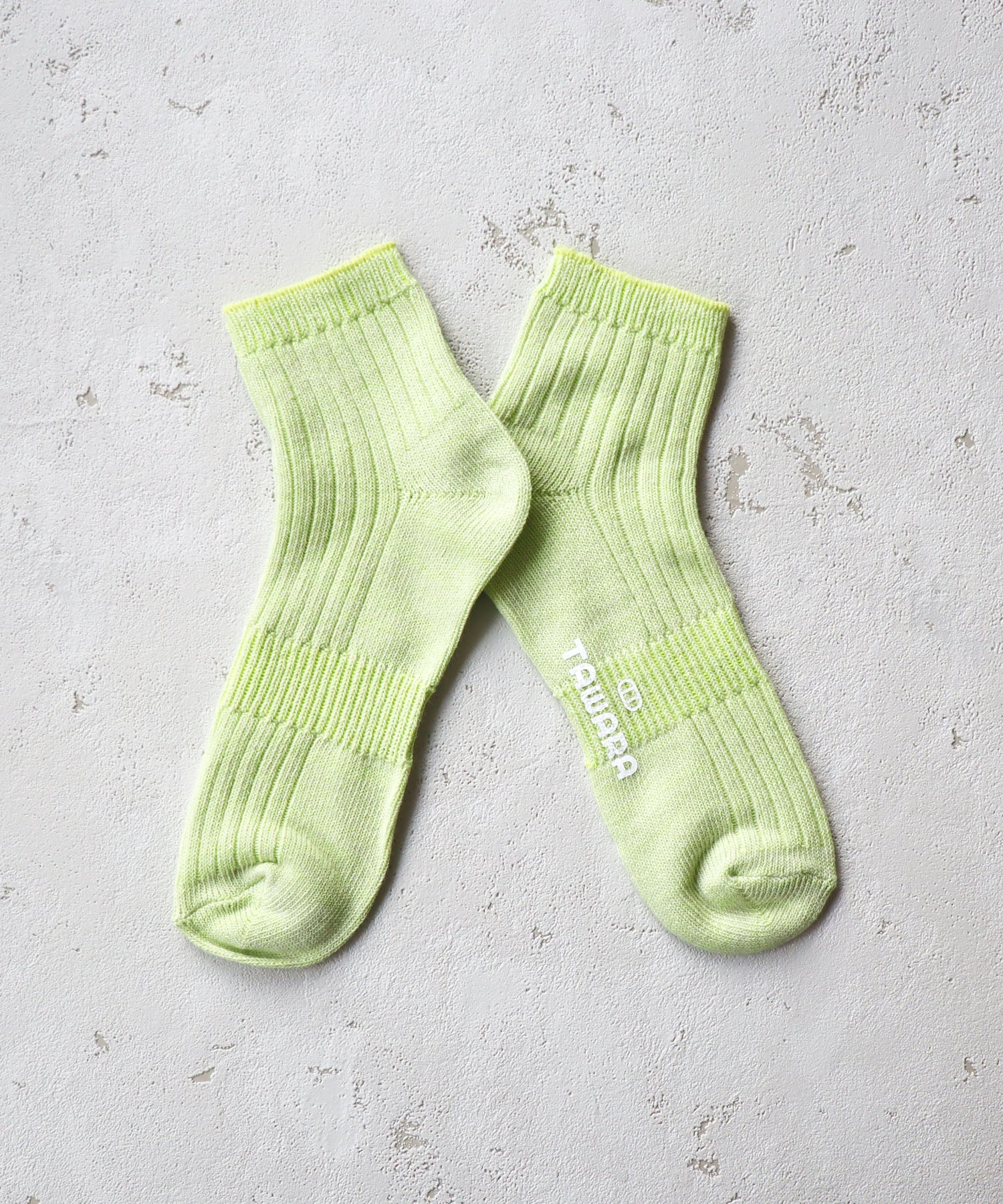 ミントグリーン